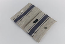 Load image into Gallery viewer, Sian Medium Clutch Purse - PillowKate
